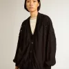 Schwarze Damenstrickjacke mit schattierter Stickerei