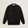 Schwarze Damenstrickjacke mit Ton-in-Ton-Perlenstickerei im Toile-de-Jouy-Muster