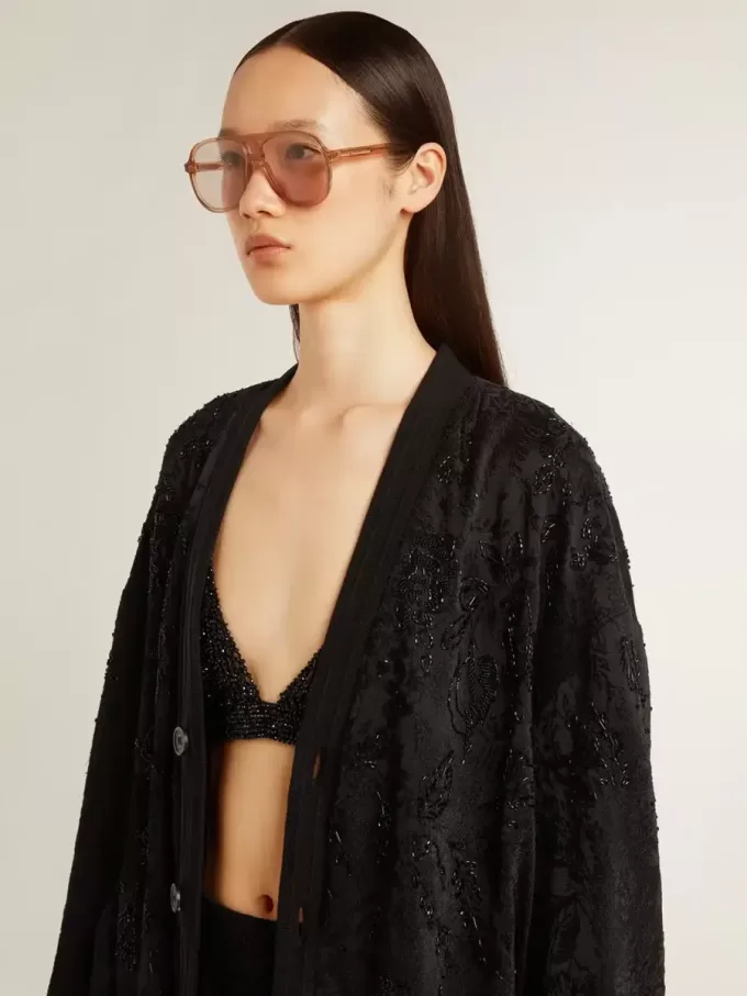 Schwarze Damenstrickjacke mit Ton-in-Ton-Perlenstickerei im Toile-de-Jouy-Muster