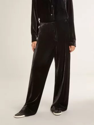 Schwarze Hose mit Samteffekt
