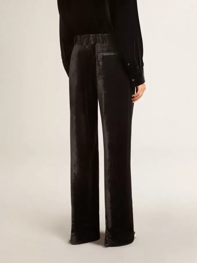Schwarze Hose mit Samteffekt Schwarze Hose mit Samteffekt