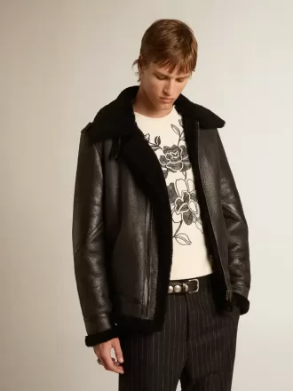 Schwarze Schaffelljacke