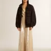 Schwarze Windjacke mit mehreren Taschen Schwarze Windjacke mit mehreren Taschen