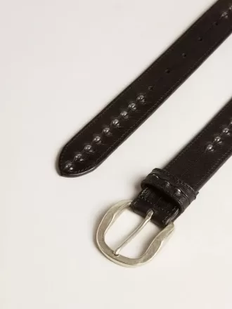 Schwarzer Ledergürtel mit Nieten