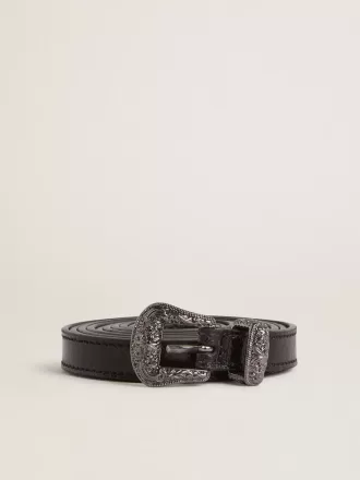 Schwarzer Ledergürtel mit silberner Schnalle