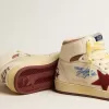 Sky-Star aus beigem Nylon und Nappa mit granatrotem Wildlederstern