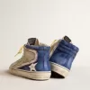 Slide aus perlfarbenem Canvas und blauem Wildleder mit weißem Lederstern und Blitz