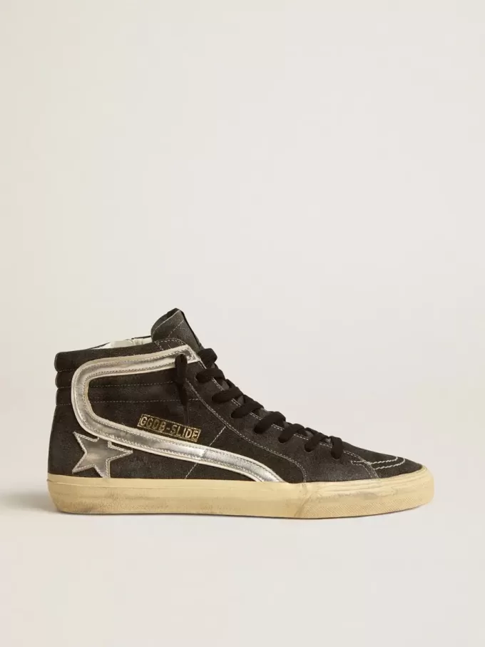 Slide aus schwarzem Wildleder mit silbernem Metallic-Lederstern und Blitz
