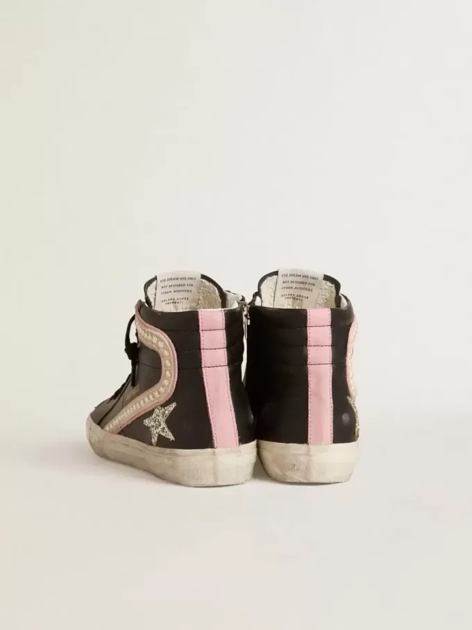 Slide LTD mit platinfarbenem Glitzerstern und Wildleder-Flash mit Perlen