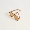 Sonnenbrille im Aviator-Stil mit honigfarbenem Rahmen und Gläsern