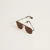 Sonnenbrille im Aviator-Stil mit schwarzem Rahmen und Gläsern