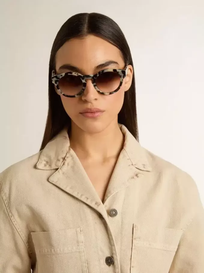 Sonnenbrille im Cameron-Stil mit Schildpattmuster Sonnenbrille im Cameron-Stil mit Schildpattmuster