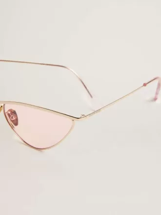 Sonnenbrille im Cat-Eye-Stil mit rosa Rahmen und Gläsern