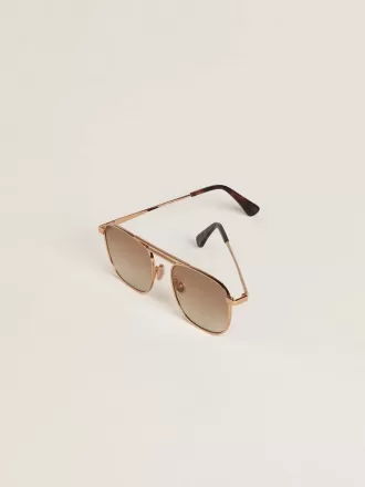 Sonnenbrille im Pilotenstil mit goldenem Rahmen und beigen Gläsern