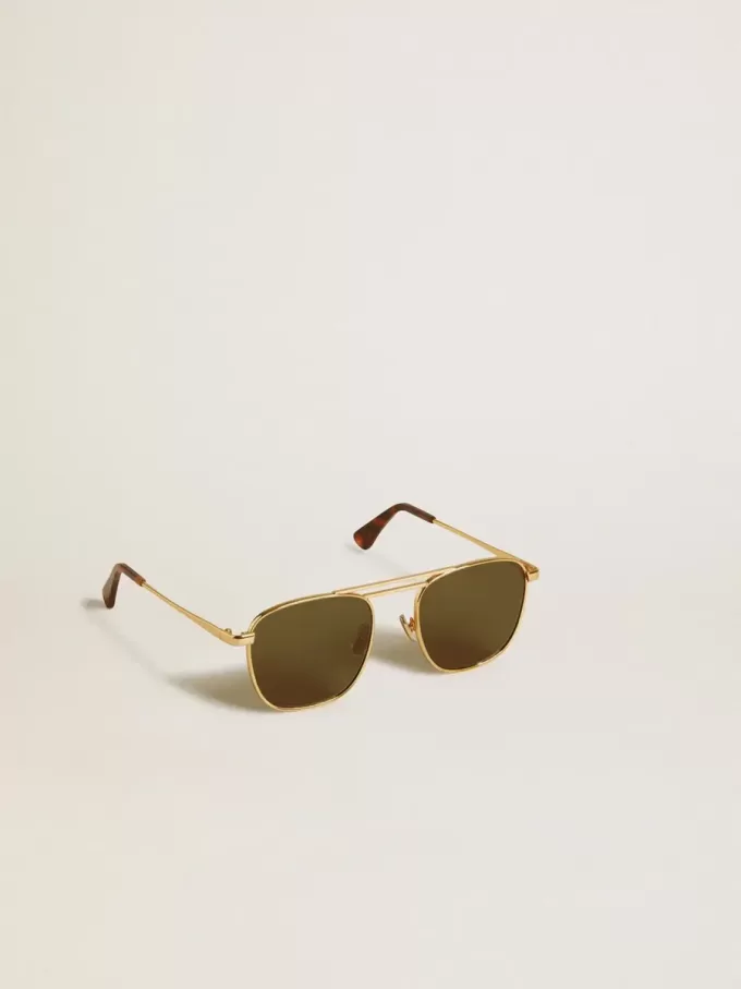 Sonnenbrille im Pilotenstil mit goldenem Rahmen und grünen Gläsern
