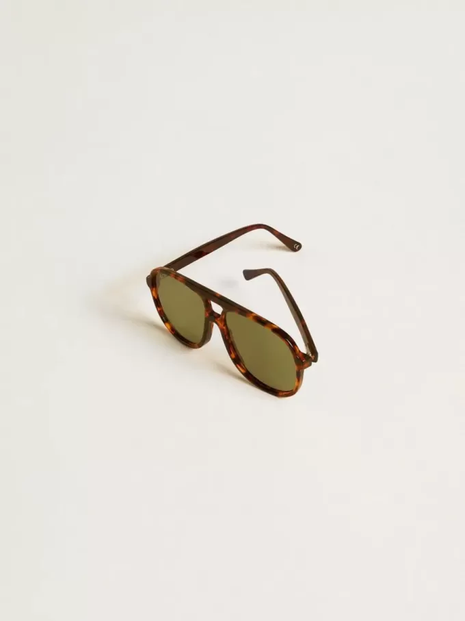 Sonnenbrille im Pilotenstil mit Schildpatt-Rahmen und grünen Gläsern