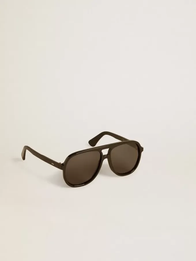 Sonnenbrille im Pilotenstil mit schwarzem Rahmen und Gläsern