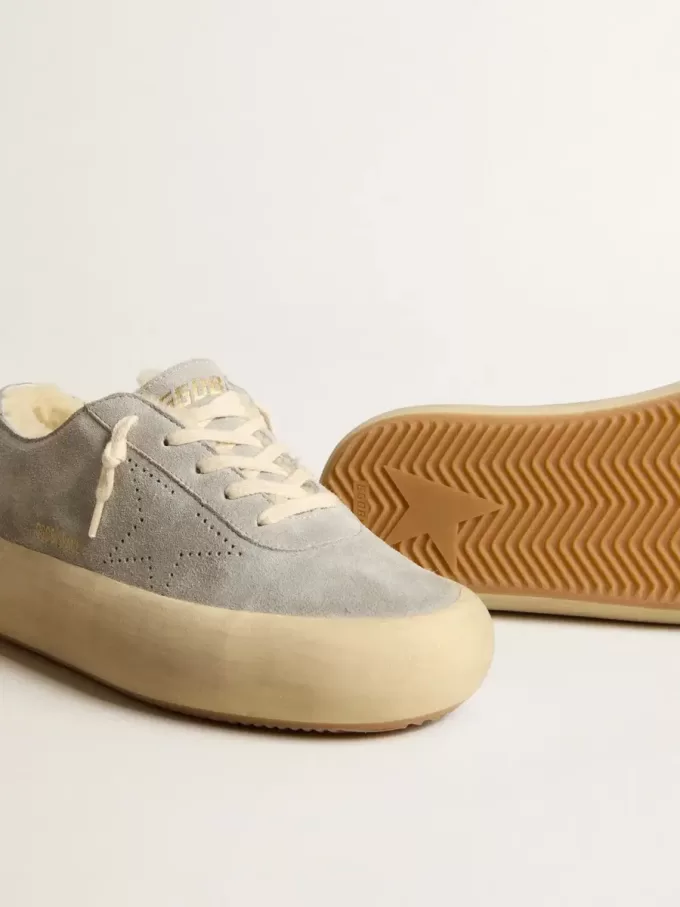 Herren-Schuhe „Space-Star” aus eisgrauem Wildleder mit Lammfellfutter