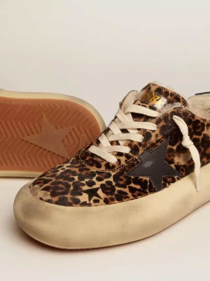 Herren-Space-Star aus Ponyfell mit Animal-Print und Lammfellfutter