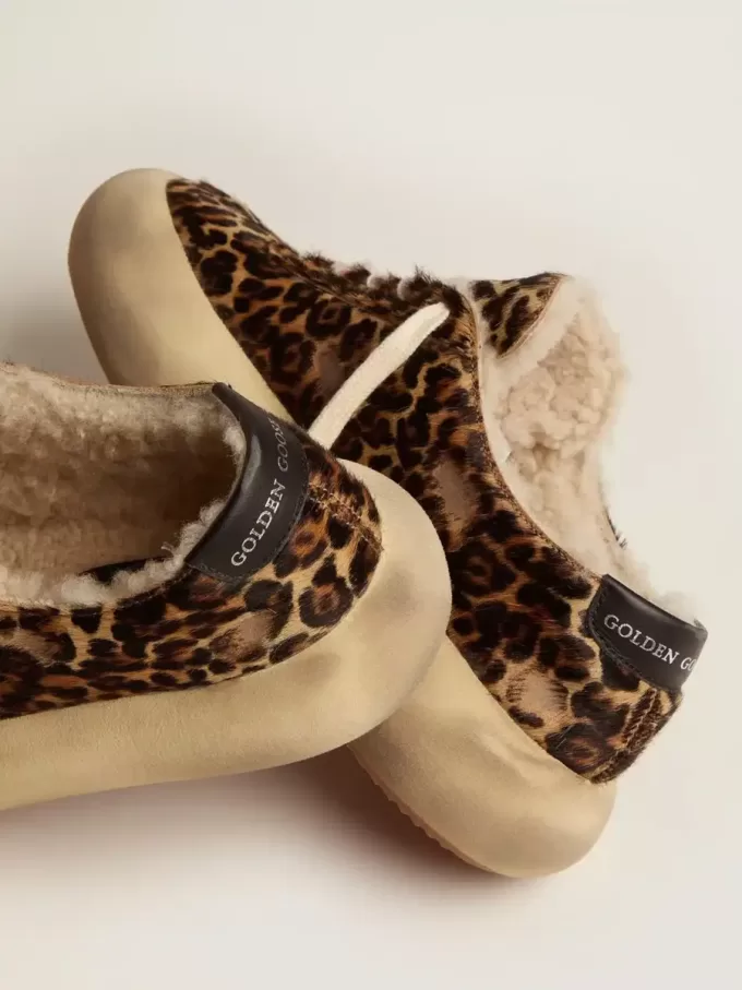 Herren-Space-Star aus Ponyfell mit Animal-Print und Lammfellfutter