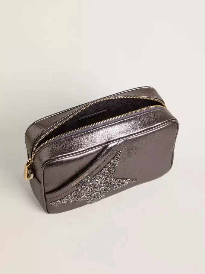 Star Bag aus grauem Metallic-Leder mit Swarovski-Kristallstern
