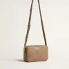 Star Bag aus salbeigrünem Leder mit ton-in-ton Stern