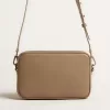 Star Bag aus salbeigrünem Leder mit ton-in-ton Stern