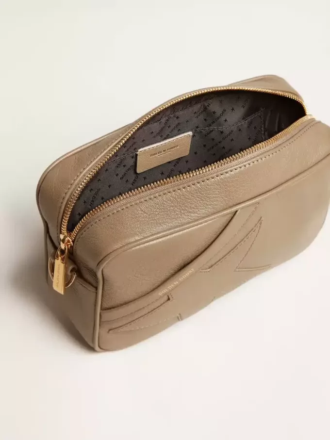 Star Bag aus salbeigrünem Leder mit ton-in-ton Stern