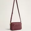 Star Bag aus weinrotem Leder mit farblich abgestimmtem Stern