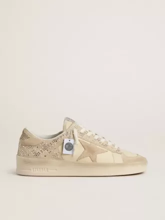 Stardan aus cremefarbenem Wildleder und Leder mit Swarovski-Steinen und einem Wildlederstern