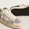 Stardan aus weißem Leder und Mesh mit weißem Lederstern Stardan aus weißem Leder und Mesh mit weißem Lederstern