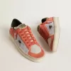 Stardan LTD aus korallenfarbenem Wildleder und Mesh mit schwarzem Lederstern