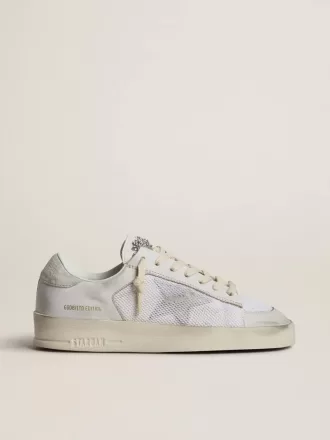 Stardan LTD aus weißem Leder mit Stern und Fersenlasche aus eisgrauem Wildleder Stardan LTD aus weißem Leder mit Stern und Fersenlasche aus eisgrauem Wildleder
