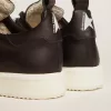 Starter Sneakers aus komplett schwarzem Leder Starter Sneakers aus komplett schwarzem Leder