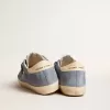 Super-Star aus hellblauem Wildleder mit beigem Lederstern und Fersenlasche Super-Star aus hellblauem Wildleder mit beigem Lederstern und Fersenlasche