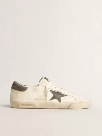 Super-Star aus Nappaleder mit grauem Wildlederstern und Fersenlasche
