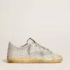 Super-Star für Damen aus gealtertem weißem Nubukleder mit Swarovski-Kristallen Super-Star für Damen aus gealtertem weißem Nubukleder mit Swarovski-Kristallen