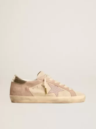 Super-Star für Damen aus hellrosa Wildleder mit Wildlederstern und platinfarbenem Fersenriemen Super-Star für Damen aus hellrosa Wildleder mit Wildlederstern und platinfarbenem Fersenriemen