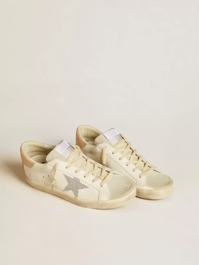 Super-Star für Damen aus Leder mit Swarovski-Kristallstern und Fersenlasche Super-Star für Damen aus Leder mit Swarovski-Kristallstern und Fersenlasche