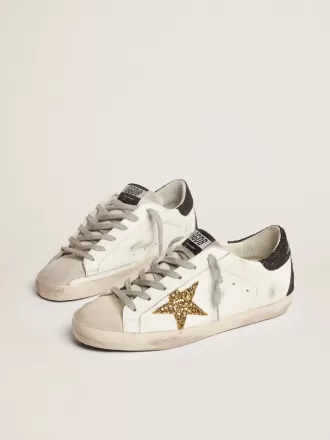 Super-Star für Damen aus Nappaleder mit goldenem Glitzerstern und schwarzer Glitzer-Fersenlasche Super-Star für Damen aus Nappaleder mit goldenem Glitzerstern und schwarzer Glitzer-Fersenlasche