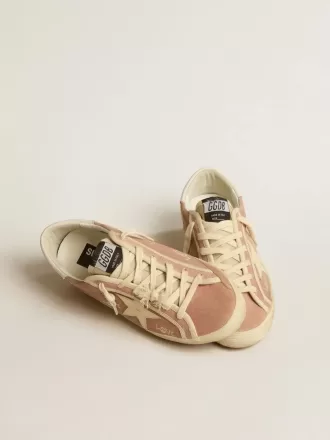 Super-Star für Damen aus puderrosa Wildleder mit cremefarbenem Lederstern Super-Star für Damen aus puderrosa Wildleder mit cremefarbenem Lederstern