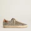 Super-Star für Damen in Platin-Glitzer mit taubengrauem Wildlederstern Super-Star für Damen in Platin-Glitzer mit taubengrauem Wildlederstern