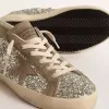Super-Star für Damen in Platin-Glitzer mit taubengrauem Wildlederstern Super-Star für Damen in Platin-Glitzer mit taubengrauem Wildlederstern
