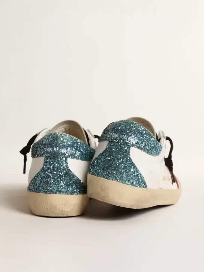 Super-Star für Damen mit burgunderrotem Wildlederstern und hellblauem Glitzer-Fersenriemen