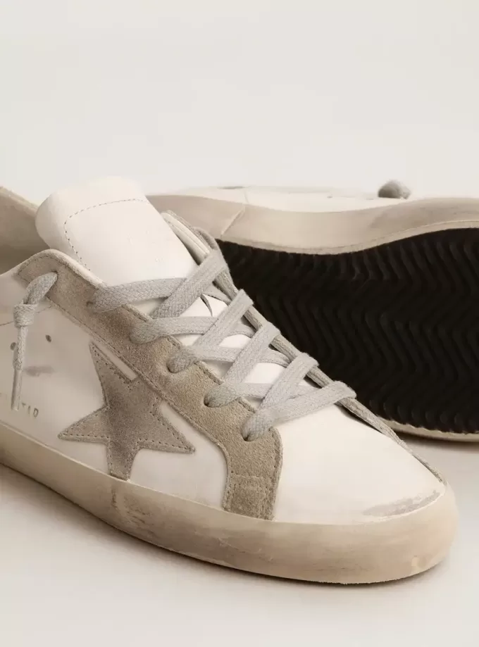 Super-Star für Damen mit grauem Wildlederstern und Fersenlasche Super-Star für Damen mit grauem Wildlederstern und Fersenlasche