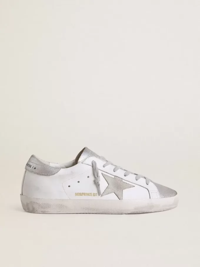 Super-Star für Damen mit grauem Wildlederstern und silbernen Glitzereinsätzen Super-Star für Damen mit grauem Wildlederstern und silbernen Glitzereinsätzen