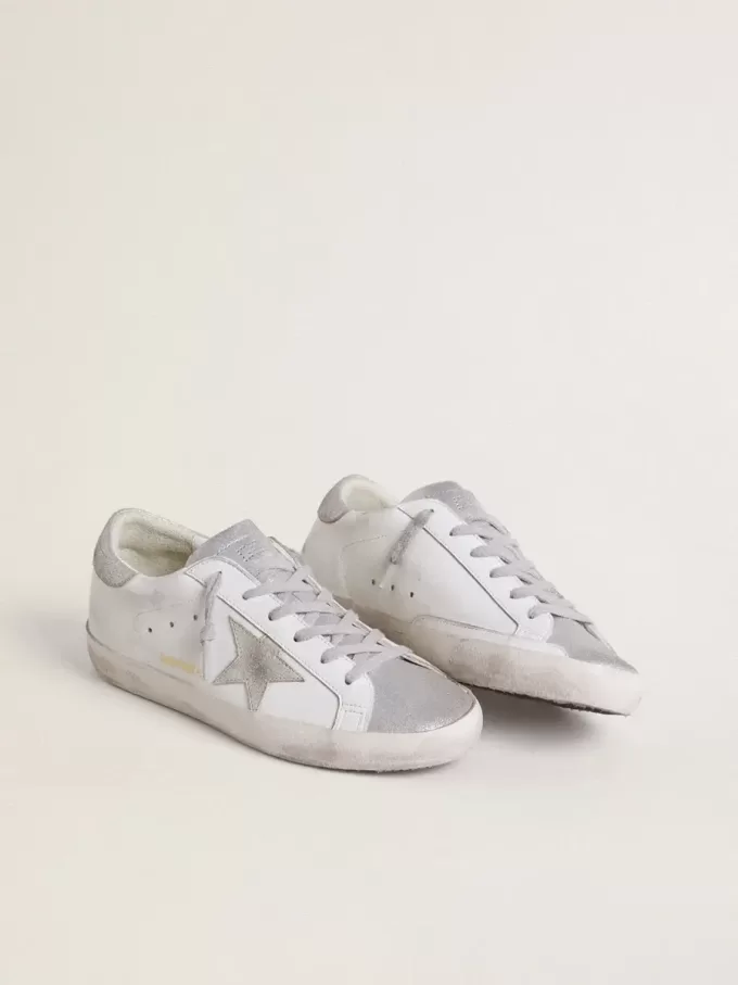 Super-Star für Damen mit grauem Wildlederstern und silbernen Glitzereinsätzen Super-Star für Damen mit grauem Wildlederstern und silbernen Glitzereinsätzen