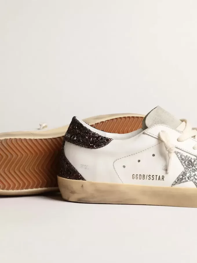 Super-Star für Damen mit silbernem Stern und braunem Glitzer-Fersenriemen