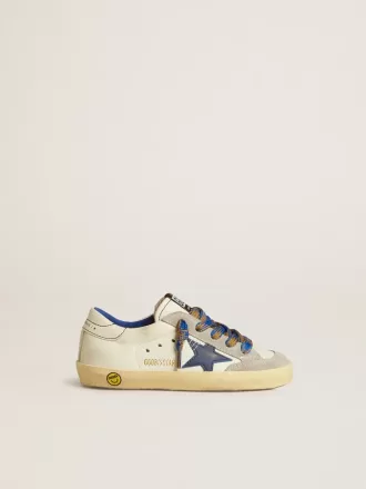 Super-Star Junior mit blauem Lederstern und eisgrauen Wildledereinsätzen