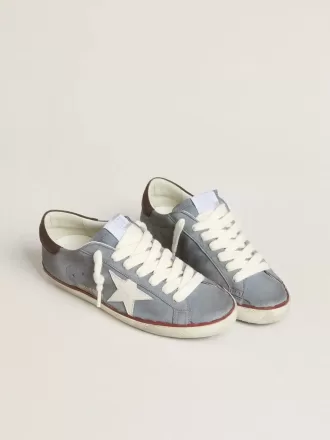 Super-Star LTD aus hellblauem Nubukleder mit weißem Lederstern und brauner Lederferse